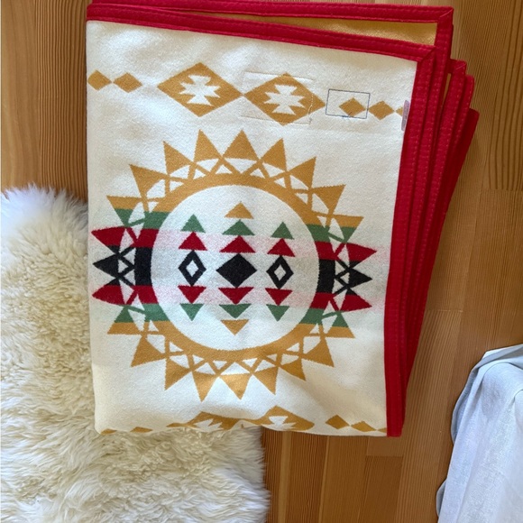 Pendleton wool blanket - Picture 3 of 7